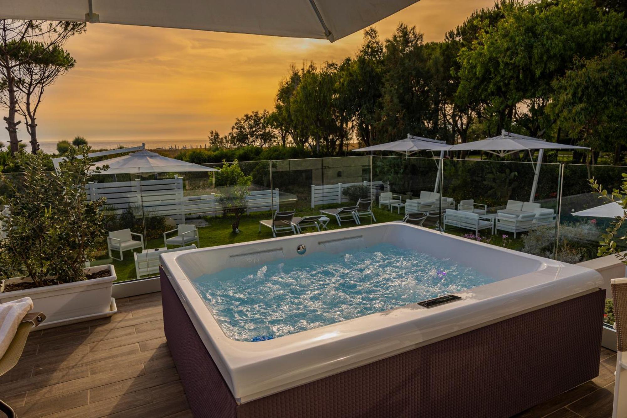 Aquamaris Design Suite & Spa Paestum Eksteriør billede